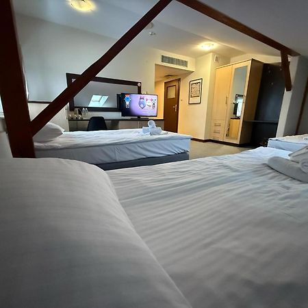 Magiczna Farma Hotel Obiady Maka I Magia 赞布鲁夫 外观 照片