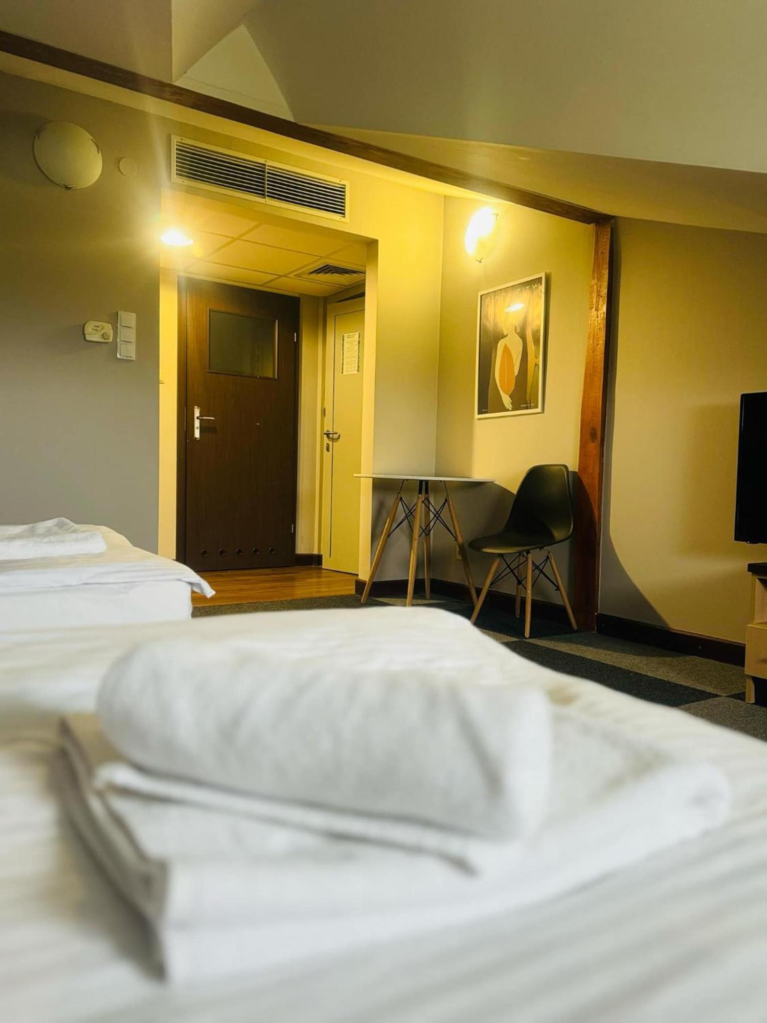 Magiczna Farma Hotel Obiady Maka I Magia 赞布鲁夫 外观 照片