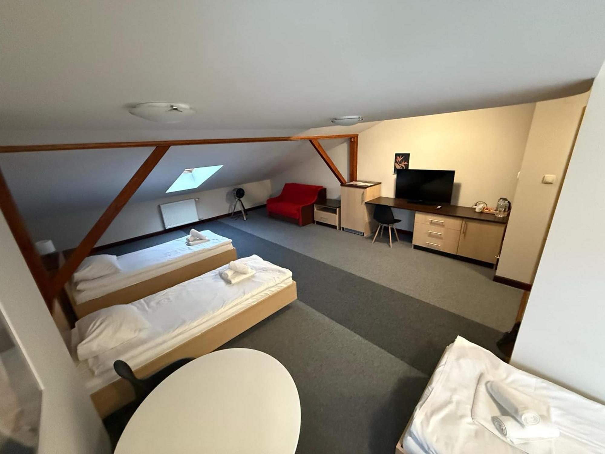 Magiczna Farma Hotel Obiady Maka I Magia 赞布鲁夫 外观 照片