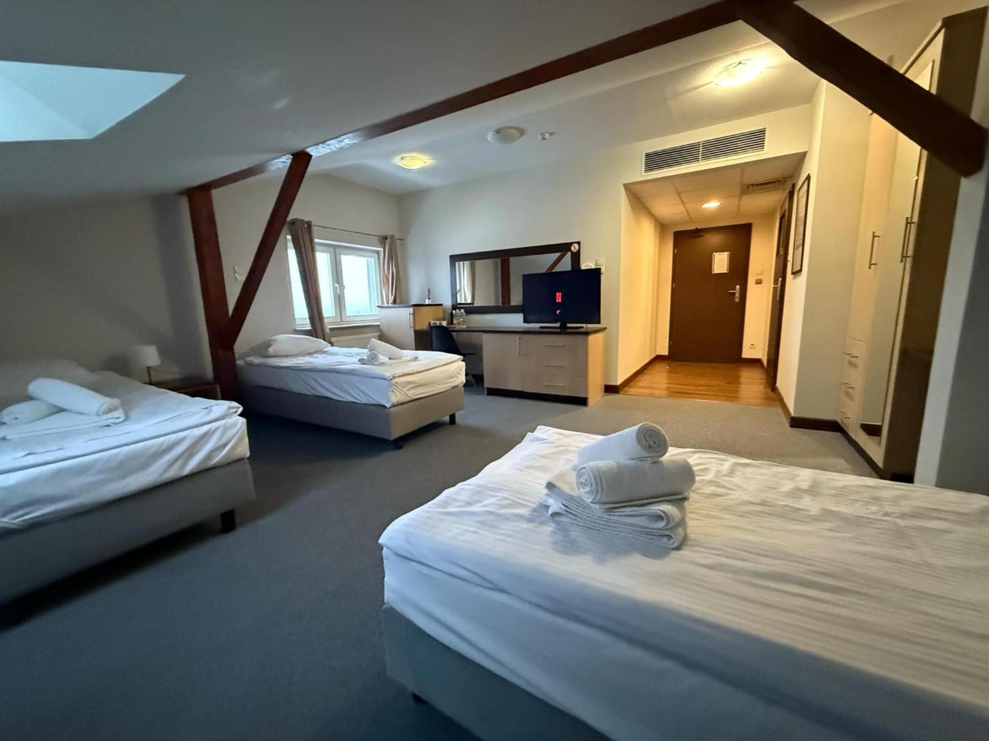 Magiczna Farma Hotel Obiady Maka I Magia 赞布鲁夫 外观 照片